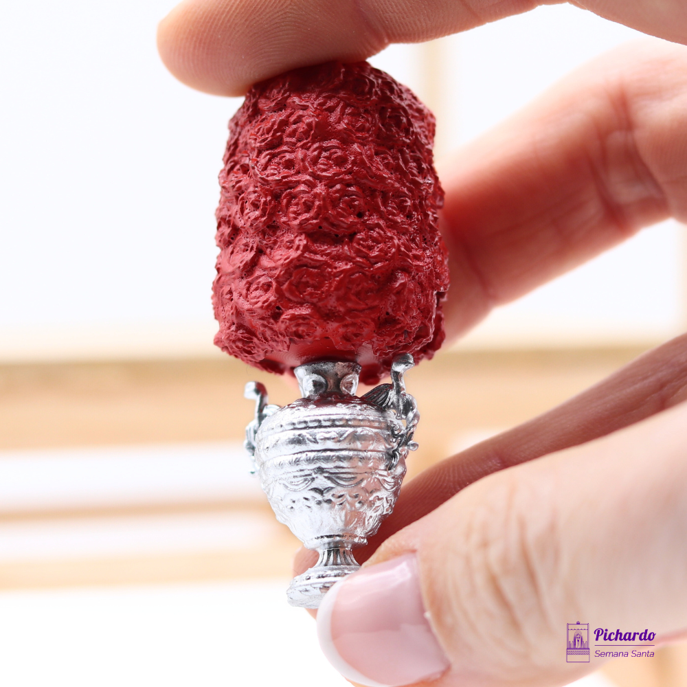 jarra-con-flores-roja-para-paso-miniatura