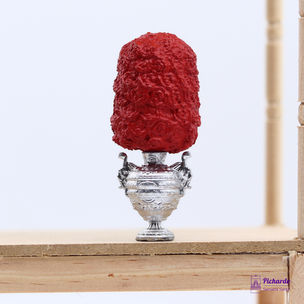 jarra-flores-rojas-para-trono-miniatura